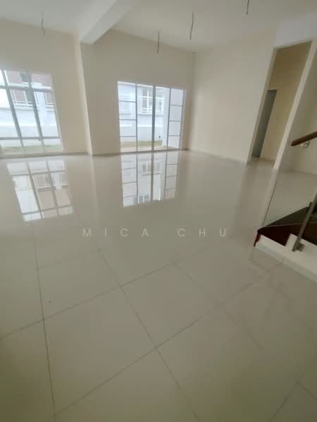 Rumah Berkembar untuk Dijual di D'Kayangan (Shah Alam) - Mica Chu - Living Room - PropertyGuru.com.my