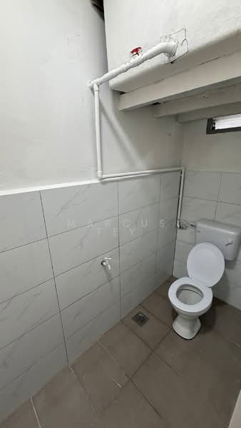 Rumah Teres 2 Tingkat untuk Dijual di Taman Gunung Emas (Labis) - Marcus Tey - Bathroom - PropertyGuru.com.my