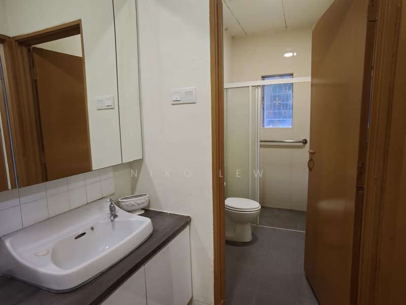 Rumah Banglo untuk Disewa di Taman Serene (Johor Bahru) - Niko Lew - Bathroom - PropertyGuru.com.my