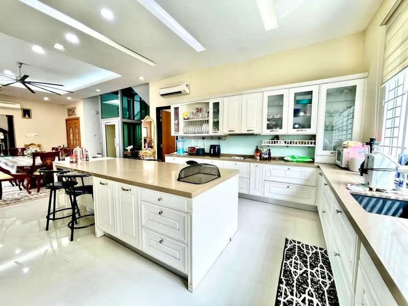 Bungalow for Sale in Ukay Bistari (Ulu Kelang) - Shiqin Saidin - Kitchen - PropertyGuru.com.my