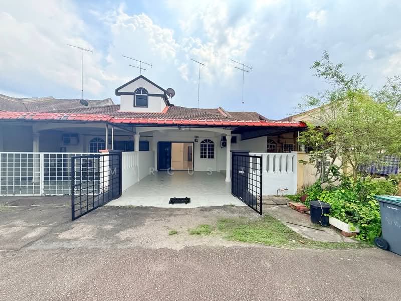 1-storey Terraced House for Sale in Taman Bersatu (Kluang) - Marcus Tey - Exterior - PropertyGuru.com.my