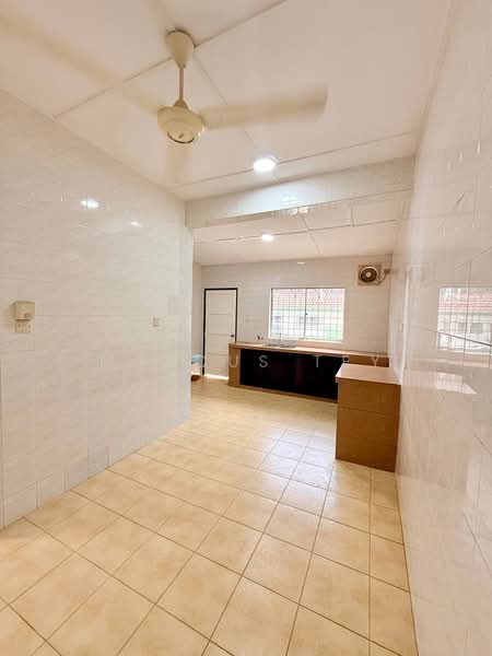 1-storey Terraced House for Sale in Taman Bersatu (Kluang) - Marcus Tey - Kitchen - PropertyGuru.com.my