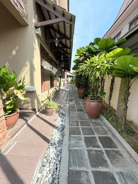 Rumah Berkembar untuk Dijual di Bandar Nusaputra (Puchong) - Nicholas Lim - Exterior - PropertyGuru.com.my