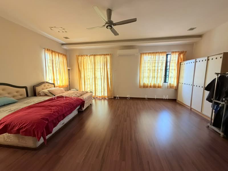 Rumah Berkembar untuk Dijual di Bandar Nusaputra (Puchong) - Nicholas Lim - Bedroom - PropertyGuru.com.my