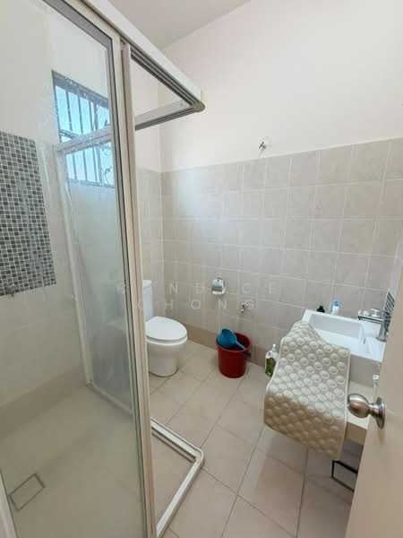 Rumah Berkembar untuk Dijual di Bandar Nusaputra (Puchong) - Candice Chong - Bathroom - PropertyGuru.com.my