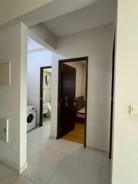 Condominium for Rent at Bay Point @ Country Garden Danga Bay - Hong Charng Lee - Corridor - PropertyGuru.com.my