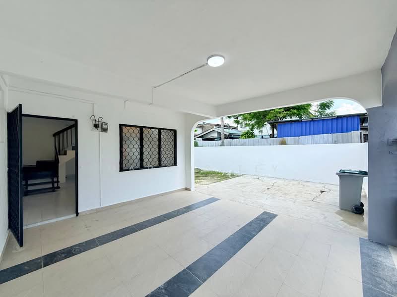 2-storey Terraced House for Sale in Taman Kluang Barat (Kluang) - Marcus Tey - Exterior - PropertyGuru.com.my
