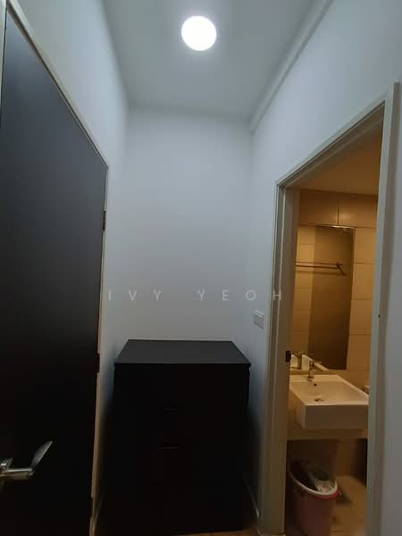 Condominium for Rent at TRI PINNACLE - Ivy Yeoh - Corridor - PropertyGuru.com.my