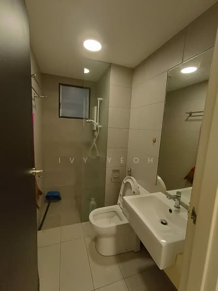Condominium for Rent at TRI PINNACLE - Ivy Yeoh - Bathroom - PropertyGuru.com.my