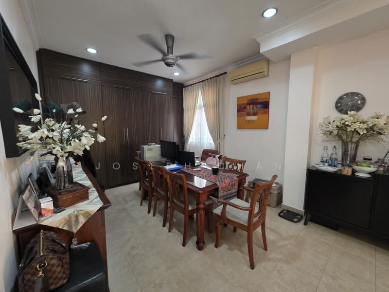 Semi-Detached House for Sale in Subang Bestari (Shah Alam) - Joseph Chan - Dining Room - PropertyGuru.com.my