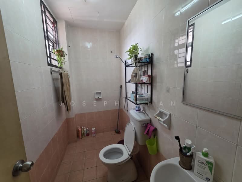 Semi-Detached House for Sale in Subang Bestari (Shah Alam) - Joseph Chan - Bathroom - PropertyGuru.com.my