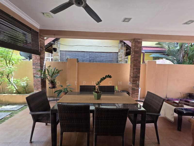 Semi-Detached House for Sale in Subang Bestari (Shah Alam) - Joseph Chan - Side yard - PropertyGuru.com.my