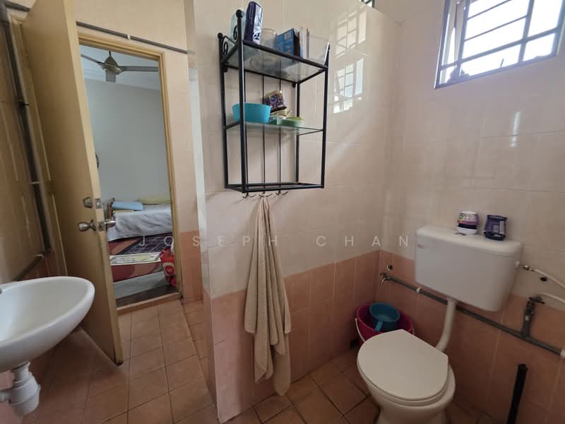 Semi-Detached House for Sale in Subang Bestari (Shah Alam) - Joseph Chan - Bathroom - PropertyGuru.com.my