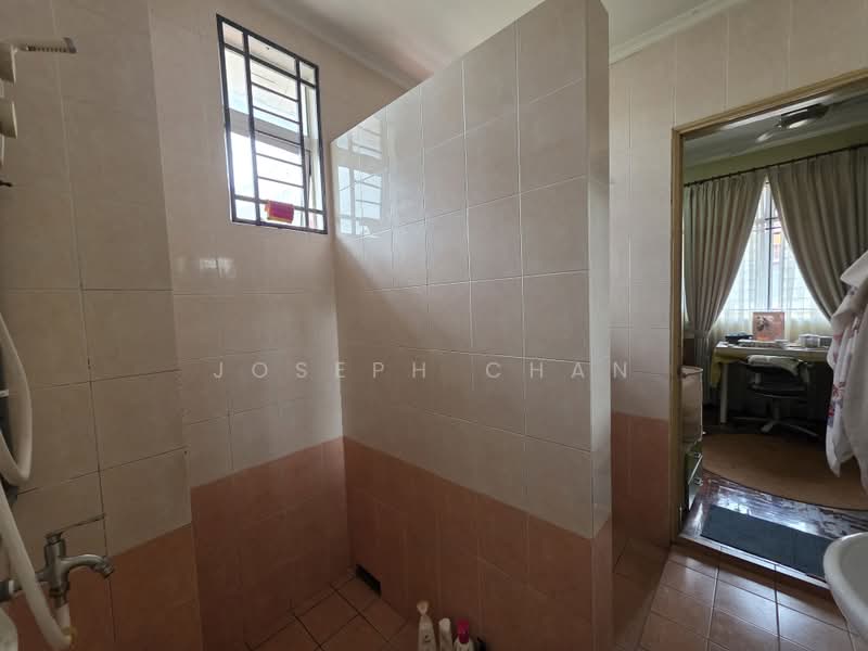 Semi-Detached House for Sale in Subang Bestari (Shah Alam) - Joseph Chan - Bathroom - PropertyGuru.com.my