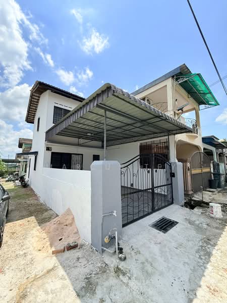 Rumah Teres 2 Tingkat untuk Dijual di Taman Desa Kluang (Kluang) - Marcus Tey - Exterior - PropertyGuru.com.my
