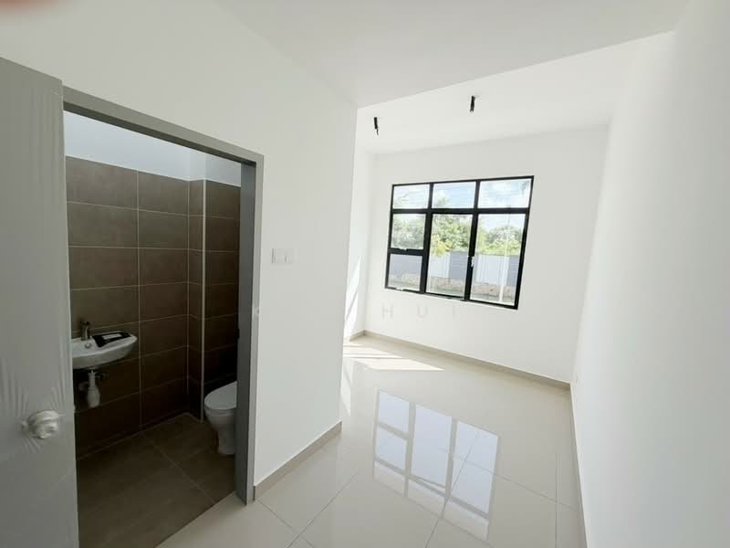 2-storey Terraced House for Sale in Taman Ponderosa (Johor Bahru) - Kok Hui - Bathroom - PropertyGuru.com.my