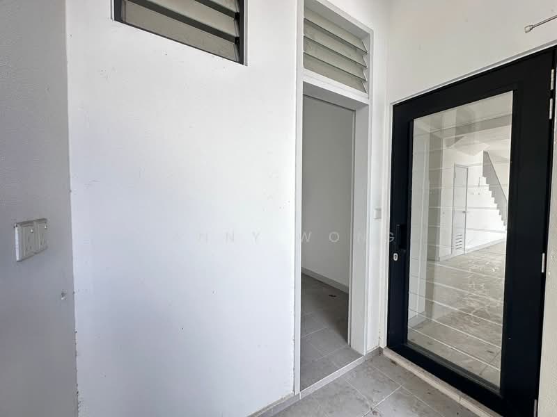 Rumah Berkembar untuk Dijual di Rawang (Selangor) - Danny Wong - Entrance - PropertyGuru.com.my