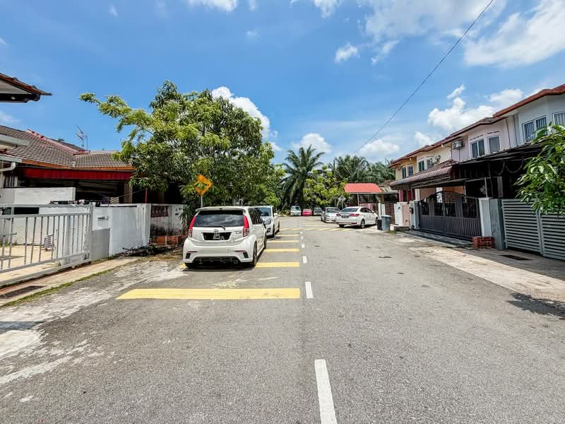 1-storey Terraced House for Sale in Taman Dato' Hormat (Telok Panglima Garang) - Ilman Nahri - Exterior - PropertyGuru.com.my