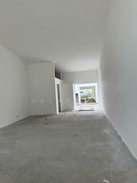 Shop for Rent in Bandar Tasik Kesuma (Beranang) - Oscar Tan - Interior - PropertyGuru.com.my