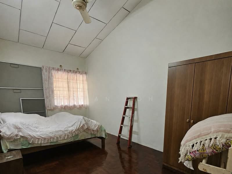 Rumah Teres 2 Tingkat untuk Dijual di Island Park (Jelutong) - Qyan Goh - Bedroom - PropertyGuru.com.my