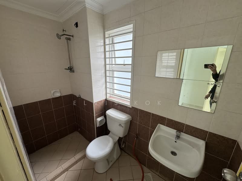 Condominium for Sale at Desa Impiana - Elvis Kok - Bathroom - PropertyGuru.com.my