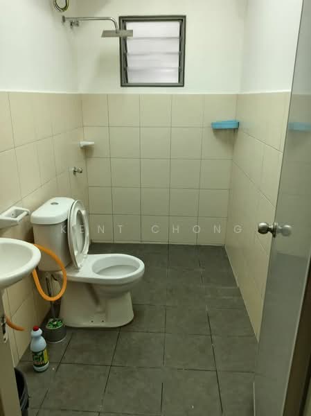 Apartment for Rent at Gapura Bayu - Kent Chong - Bathroom - PropertyGuru.com.my