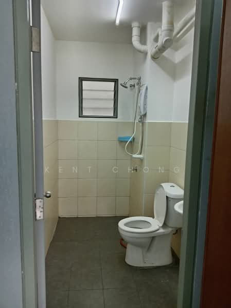 Apartment for Rent at Gapura Bayu - Kent Chong - Bathroom - PropertyGuru.com.my