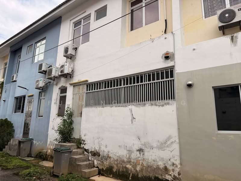 2-storey Terraced House for Sale in Bandar Putra (Kulai) - Fu Heng Chong - Exterior - PropertyGuru.com.my