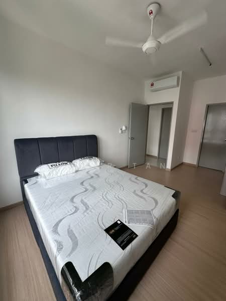 Kondominium untuk Disewa di LEA By The Hills - Peter Tan - Bedroom - PropertyGuru.com.my