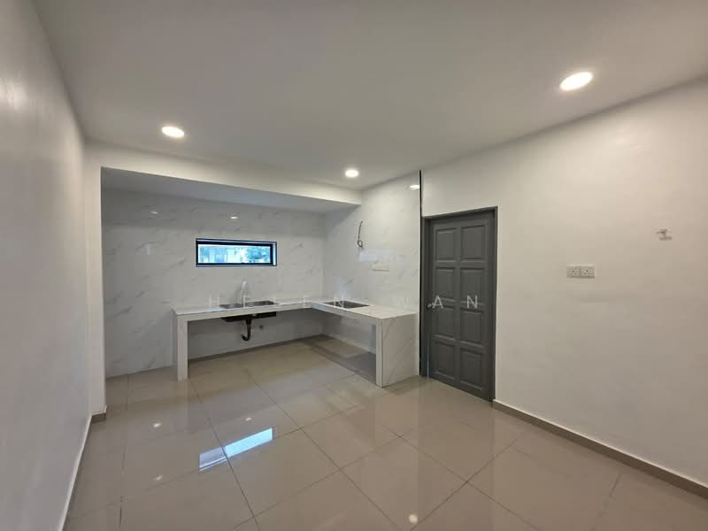 Rumah Teres 2 Tingkat untuk Dijual di Taman Sentosa (Klang) - Helen Wan - Kitchen - PropertyGuru.com.my