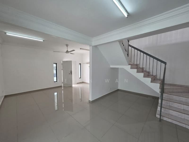 Rumah Teres 2 Tingkat untuk Dijual di Taman Sentosa (Klang) - Helen Wan - Living Room - PropertyGuru.com.my