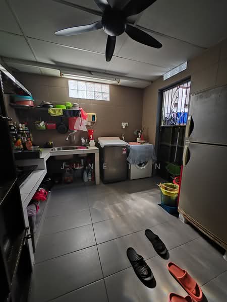 Semi-Detached House for Sale in Taman Pinggiran Putra (Seri Kembangan) - June Tan - PropertyGuru.com.my