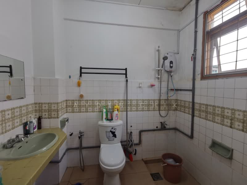 Rumah Berkembar untuk Dijual di Taman Desa (Kuala Lumpur) - Jayden Chik - Bathroom - PropertyGuru.com.my