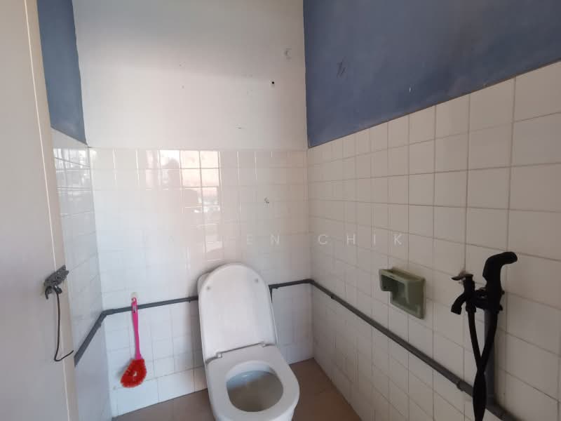 Rumah Berkembar untuk Dijual di Taman Desa (Kuala Lumpur) - Jayden Chik - Bathroom - PropertyGuru.com.my