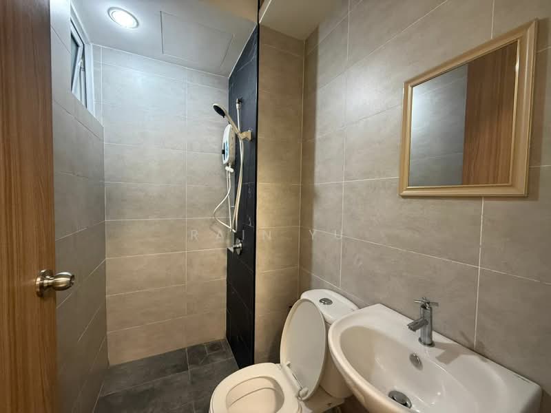 Condominium for Sale at QuayWest Residence - Rain Yu - Bathroom - PropertyGuru.com.my