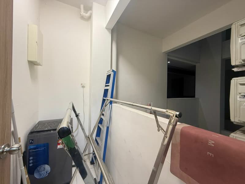 Condominium for Sale at QuayWest Residence - Rain Yu - Yard - PropertyGuru.com.my