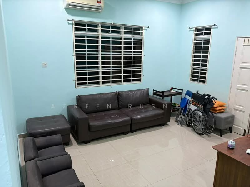 Bungalow for Rent in Kampung Batu 10 (Cheras) - Azreen Rusnan - Living Room - PropertyGuru.com.my