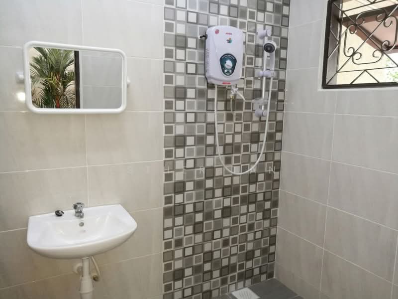 Rumah Teres 2 Tingkat untuk Disewa di SS2 (Petaling Jaya) - Esther Tan - Bathroom - PropertyGuru.com.my