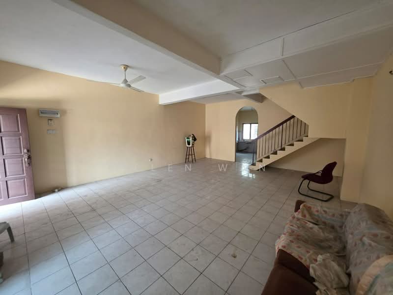 Rumah Teres 2 Tingkat untuk Dijual di Taman Bayu Perdana (Klang) - Helen Wan - Living Room - PropertyGuru.com.my