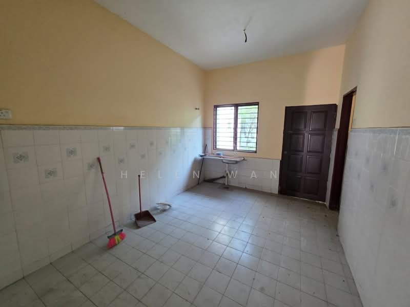 Rumah Teres 2 Tingkat untuk Dijual di Taman Bayu Perdana (Klang) - Helen Wan - Kitchen - PropertyGuru.com.my