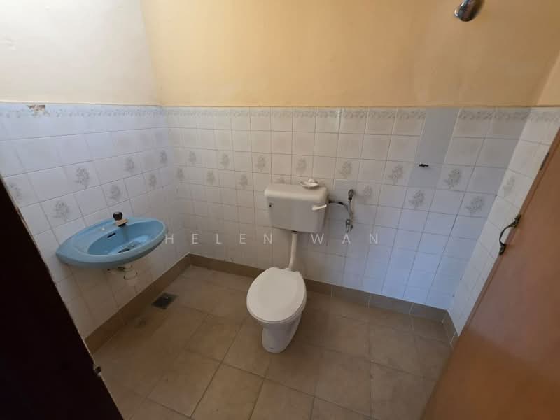 Rumah Teres 2 Tingkat untuk Dijual di Taman Bayu Perdana (Klang) - Helen Wan - Bathroom - PropertyGuru.com.my