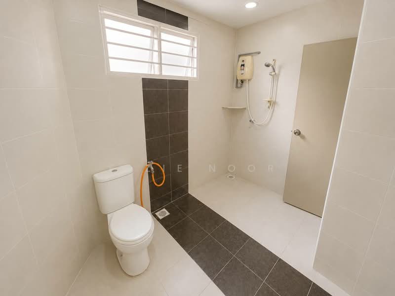 Rumah Teres 3 Tingkat untuk Dijual di Sungai Buloh (Selangor) - Fazie Noor - Bathroom - PropertyGuru.com.my