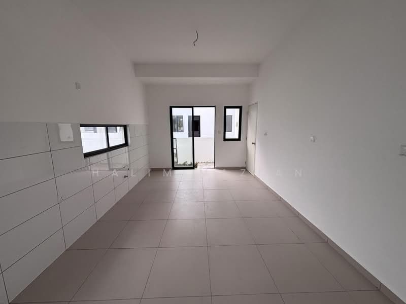 2-storey Terraced House for Rent in Bandar Gamuda Cove (Dengkil) - Halim Mazlan - Kitchen - PropertyGuru.com.my