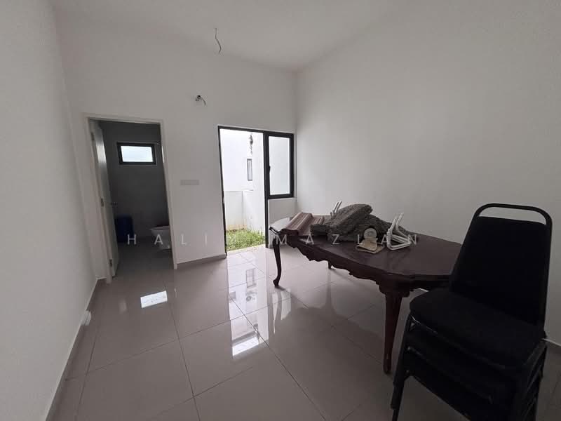 2-storey Terraced House for Rent in Bandar Gamuda Cove (Dengkil) - Halim Mazlan - Bedroom - PropertyGuru.com.my