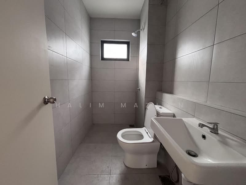 2-storey Terraced House for Rent in Bandar Gamuda Cove (Dengkil) - Halim Mazlan - Bathroom - PropertyGuru.com.my