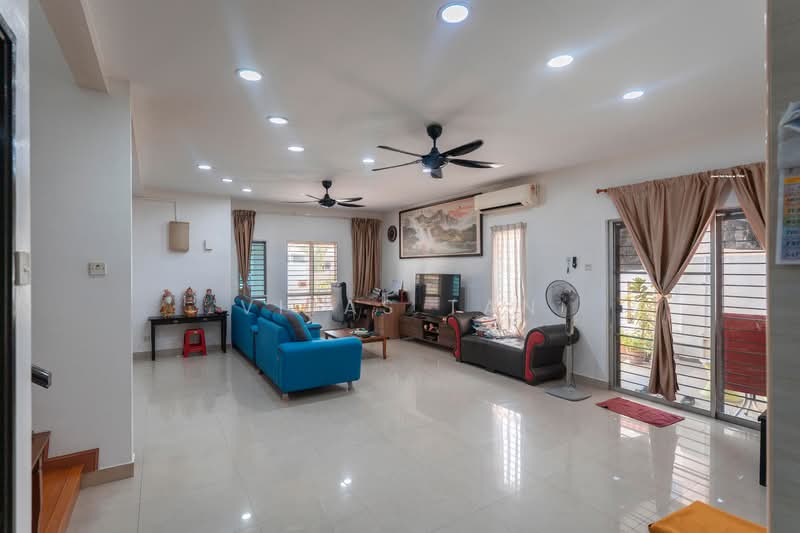 Rumah Berkembar untuk Dijual di Taman Aman Perdana (Kapar) - Vitas Tan - Living Room - PropertyGuru.com.my