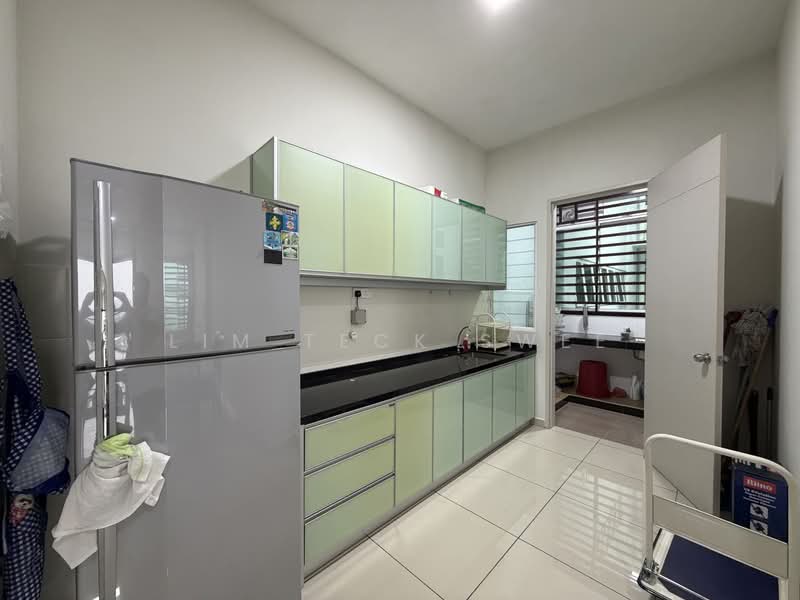 Service Residence for Sale at Parkland Residence - Lim Teck Swee - PropertyGuru.com.my