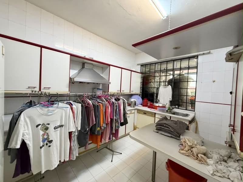 Semi-Detached House for Sale in Taman Pelangi (Johor Bahru) - Yik Tat - PropertyGuru.com.my