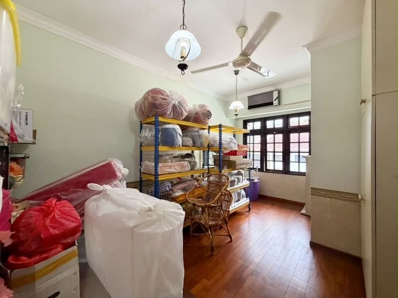 Semi-Detached House for Sale in Taman Pelangi (Johor Bahru) - Yik Tat - PropertyGuru.com.my