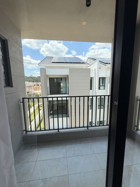 Rumah Teres 3 Tingkat untuk Dijual di Seksyen U15 (Shah Alam) - Hanah Burhan - Balcony - PropertyGuru.com.my